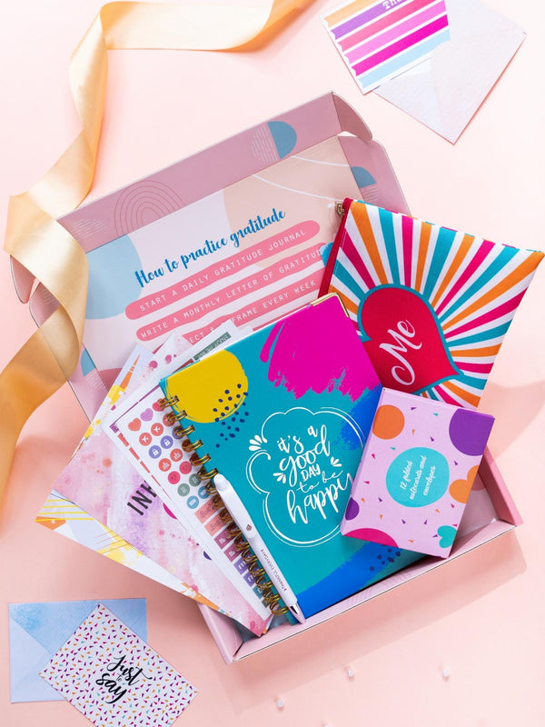 Undated Planner Gift Set | A5 Daily Planner |Packed in a Beautiful Festive Gift Box (Daily Delight)