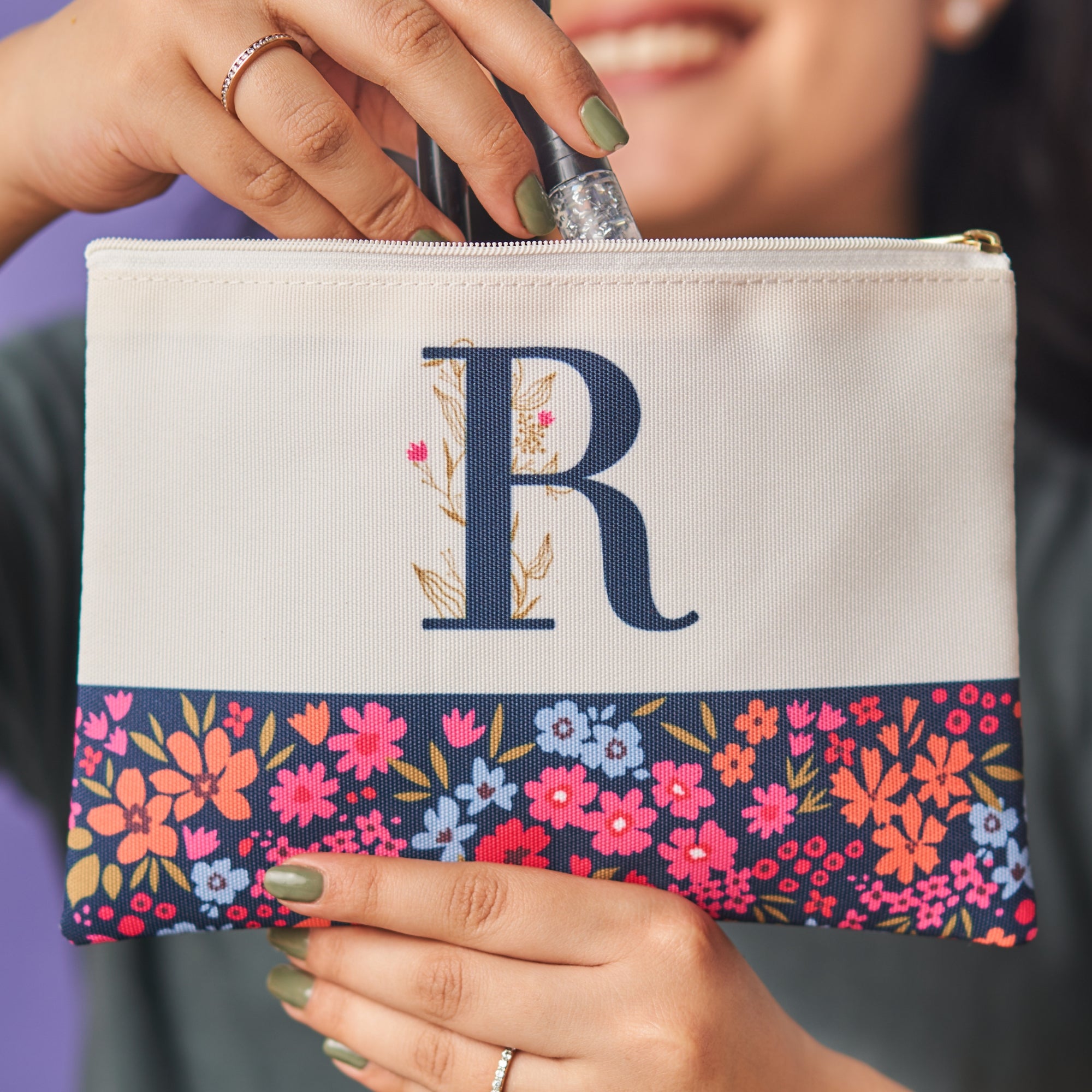 R