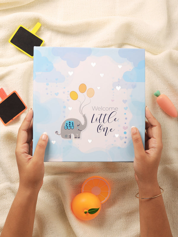 Baby Journal Set to Record Your Little One's Journey from Birth to Age 5 (Little Wonder)
